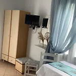 Mary's * Stómion