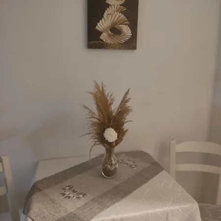 Mary's * Stómion